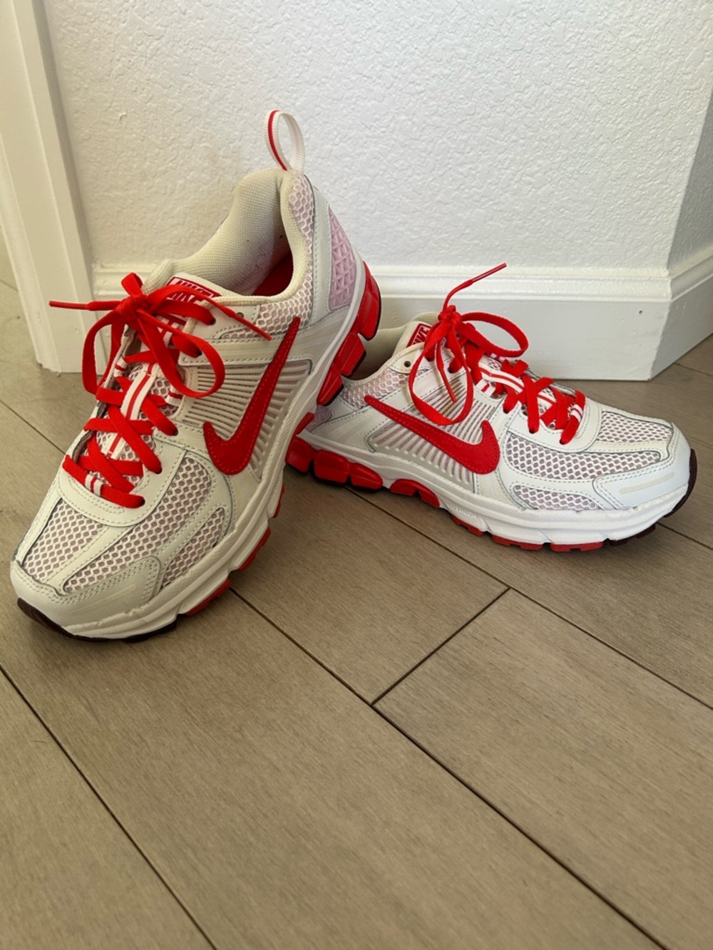Nike Women's White and Red Running Sneakers
